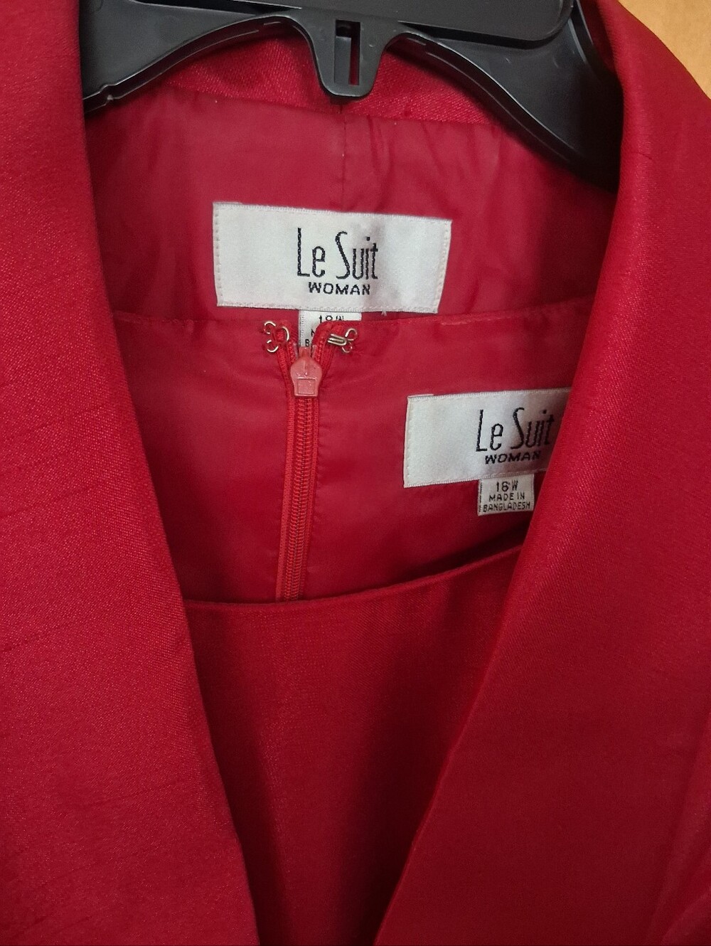 Le Suit Woman Red Dress Suit